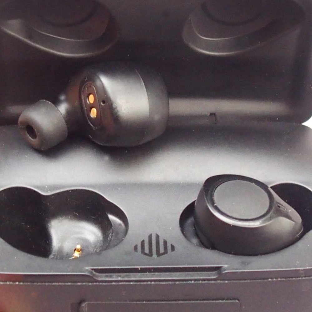 Wireless Earbuds with recharge case
